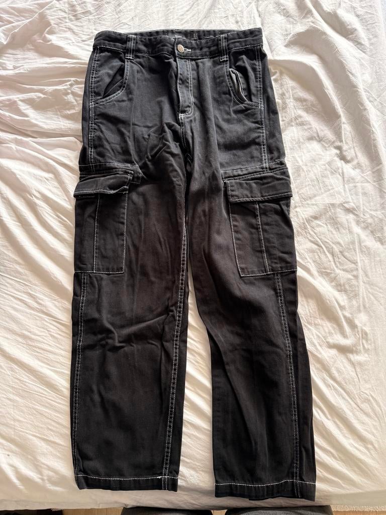 Bershka Cargo Broek Baggy Maat 40 - Zwart, Ophalen of Verzenden, Gedragen, Zwart, W32 (confectie 46) of kleiner