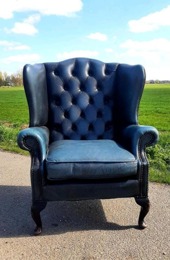 Chesterfield Stoel - (Queen Anne Wing / Regal Blue), Antiek en Kunst, Ophalen