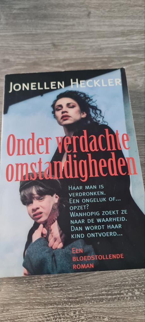 Onder verdachte omstandigheden - Jonellen Heckler, Ophalen of Verzenden, Gelezen, Jonellen Heckler, Amerika