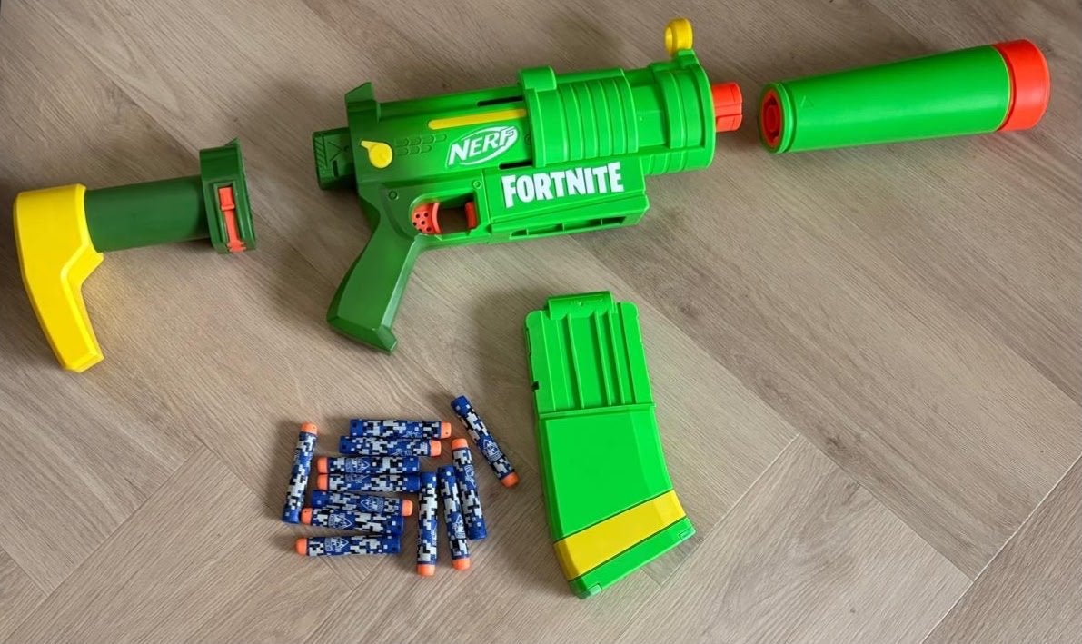 Nerf Fortnite Blaster met accessoires, Ophalen, Zo goed als nieuw