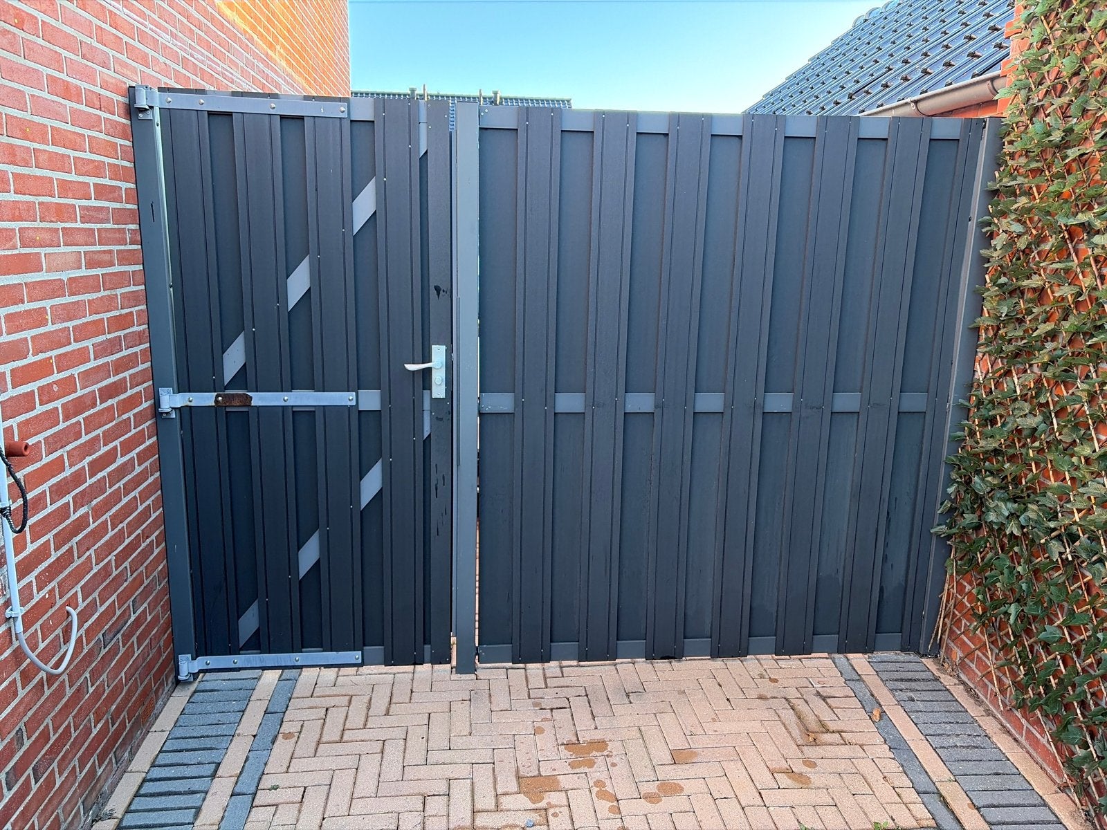 Composiet schutting met poort - 202x282 cm, Tuin en Terras, Ophalen, Kunststof, Gebruikt, Minder dan 3 meter