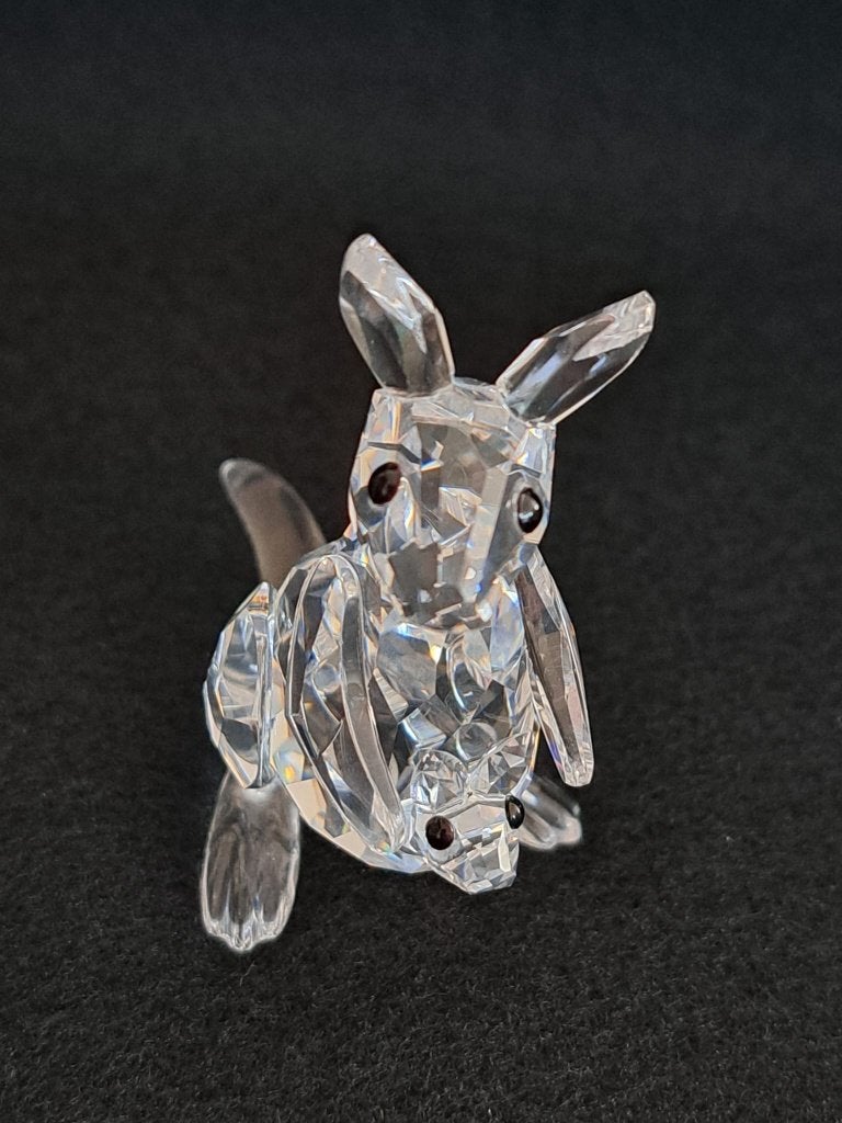 Swarovski beeldje Kangoeroe met jong (Endangered species), Ophalen of Verzenden, Zo goed als nieuw, Figuurtje