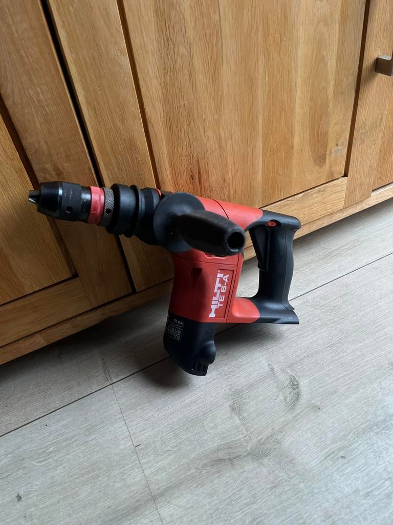 Hilti 36V accu boormachine  body, Ophalen of Verzenden, Zo goed als nieuw, Minder dan 600 watt, Overige typen