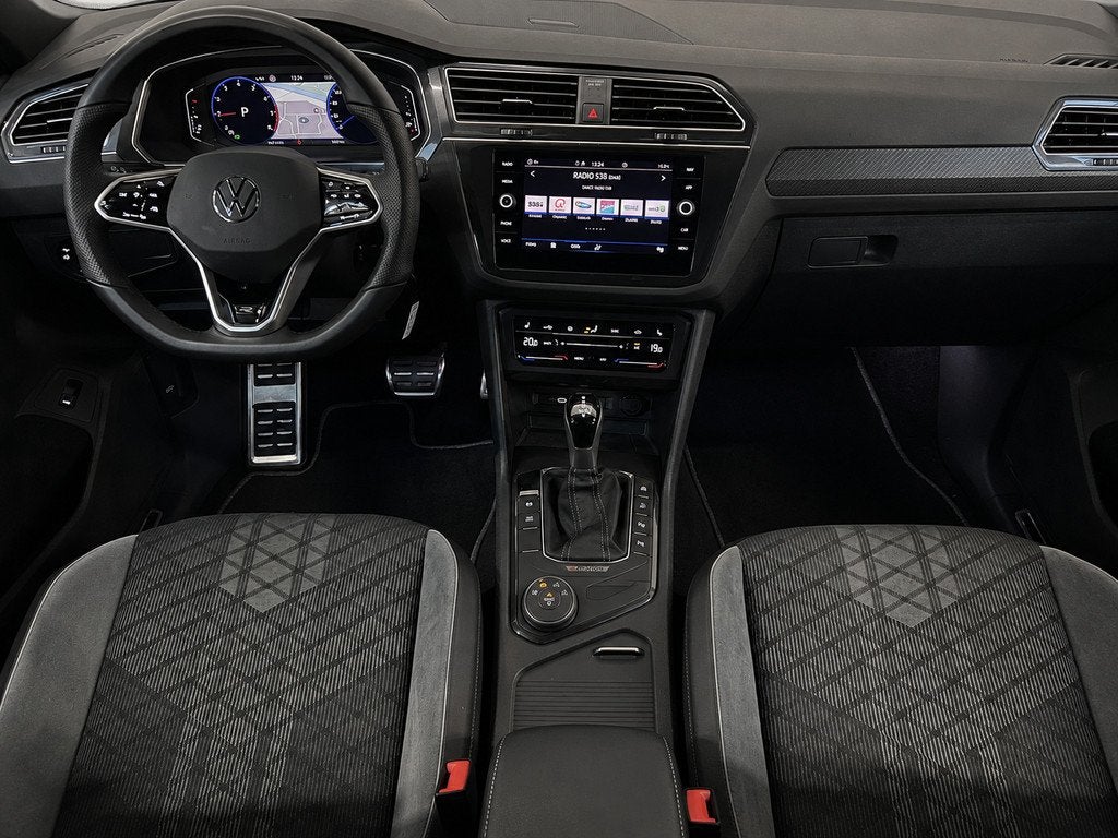 Volkswagen Tiguan 2.0 TSI 4Motion 3 x R line Pano ACC Sfeer, Auto's, Automaat, Gebruikt, Zwart, Zwart