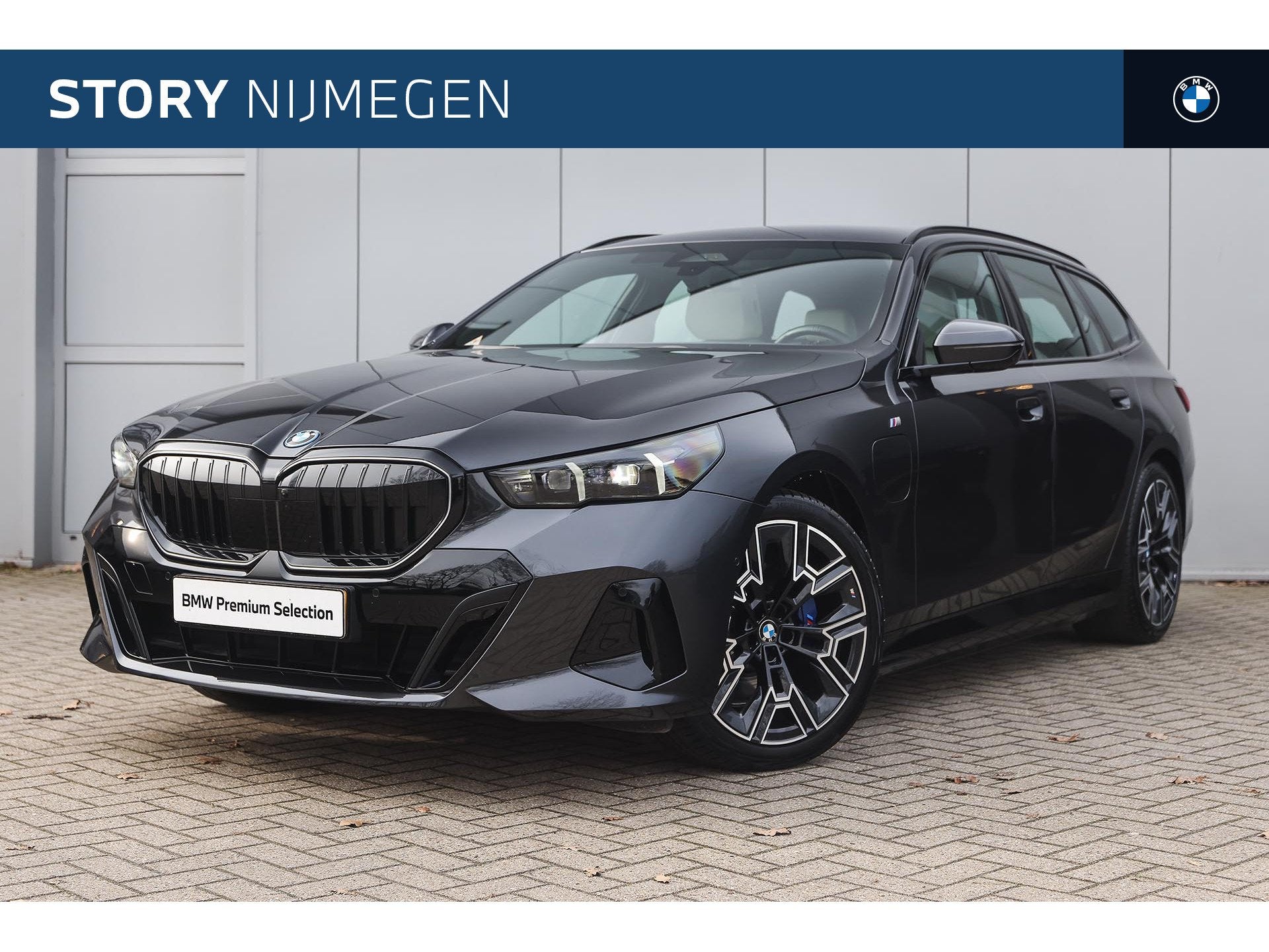 BMW 5 Serie Touring 530e M Sport Automaat / Bowers & Wilkins, Auto's, Achterwielaandrijving, Euro 6, 4 cilinders, Zilver of Grijs