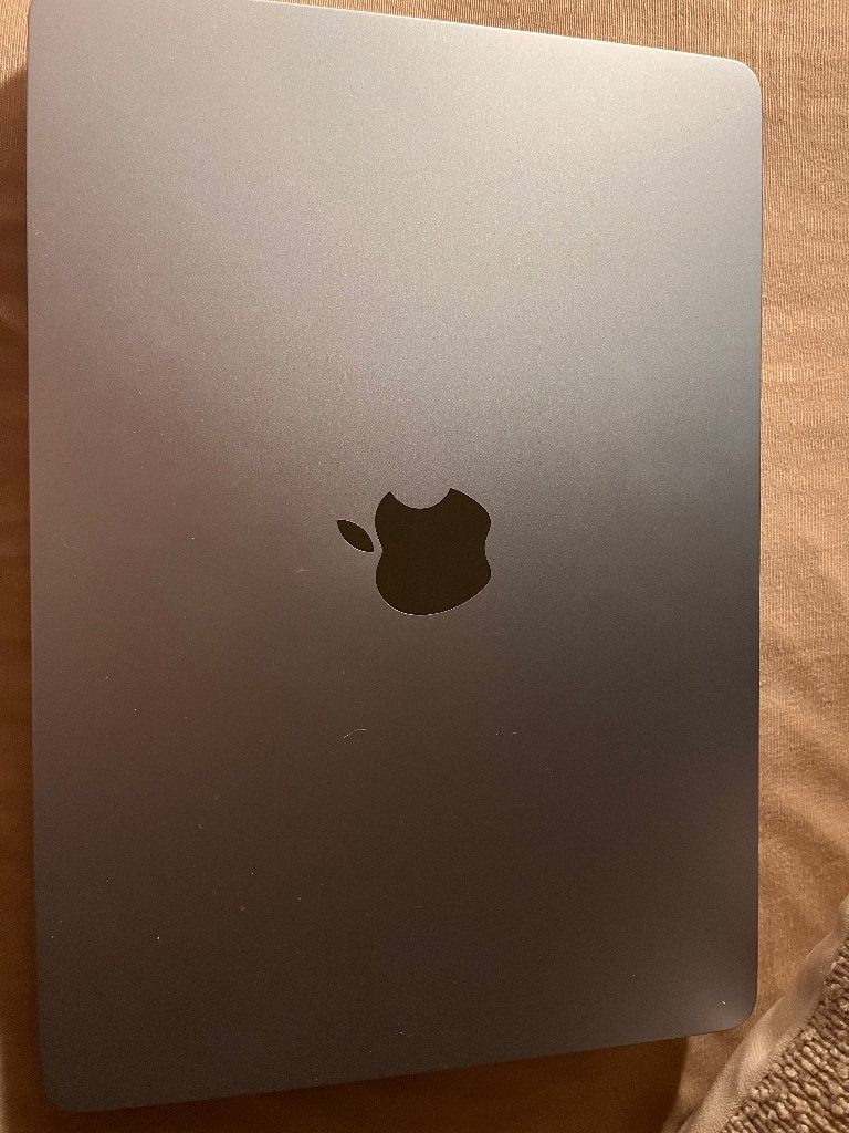 MacBook M5/16gb/512gb