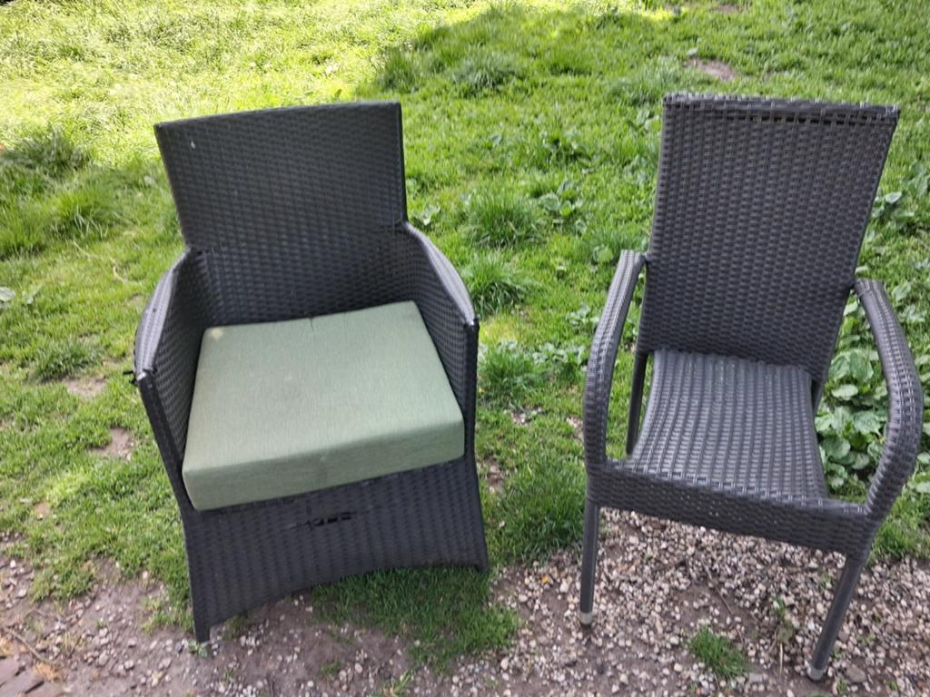 Tuinset, 1 bank, 2 zitstoelen, 4 stoelen. Ophalen inTwello, Tuin en Terras, Tuinstoelen, Ophalen, Gebruikt, Kunststof