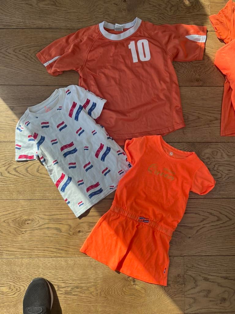 Koningsdag oranje shirts: 110 -122 | oranje kleding, Ophalen, Gebruikt, Maat 110
