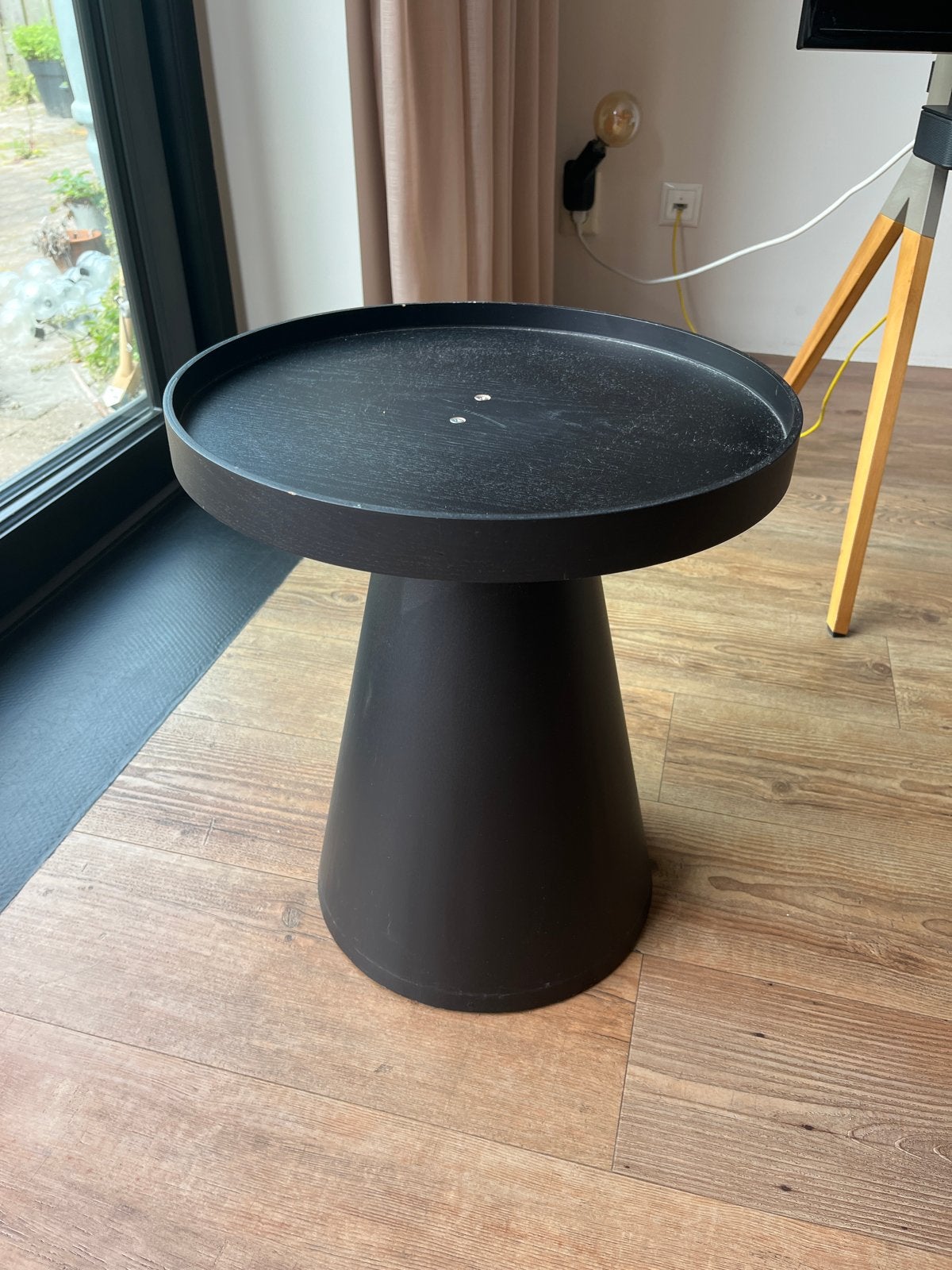 Zwarte bijzettafel met rond blad, kwantum, Minder dan 55 cm, Gebruikt, Rond, Hout