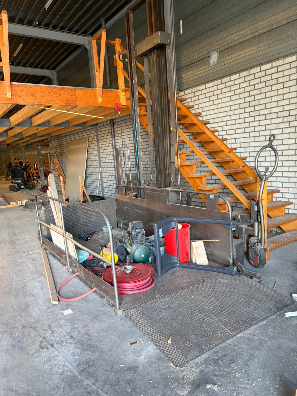 Verdiepings lift / bordes lift, Doe-het-zelf en Verbouw, Bouwliften, Ophalen, Gebruikt, Bouwlift