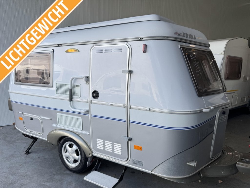 Eriba Familia 320 GT / topstaat / luifel, Standaardzit, Tot en met 2, Bedrijf, 500 - 750 kg