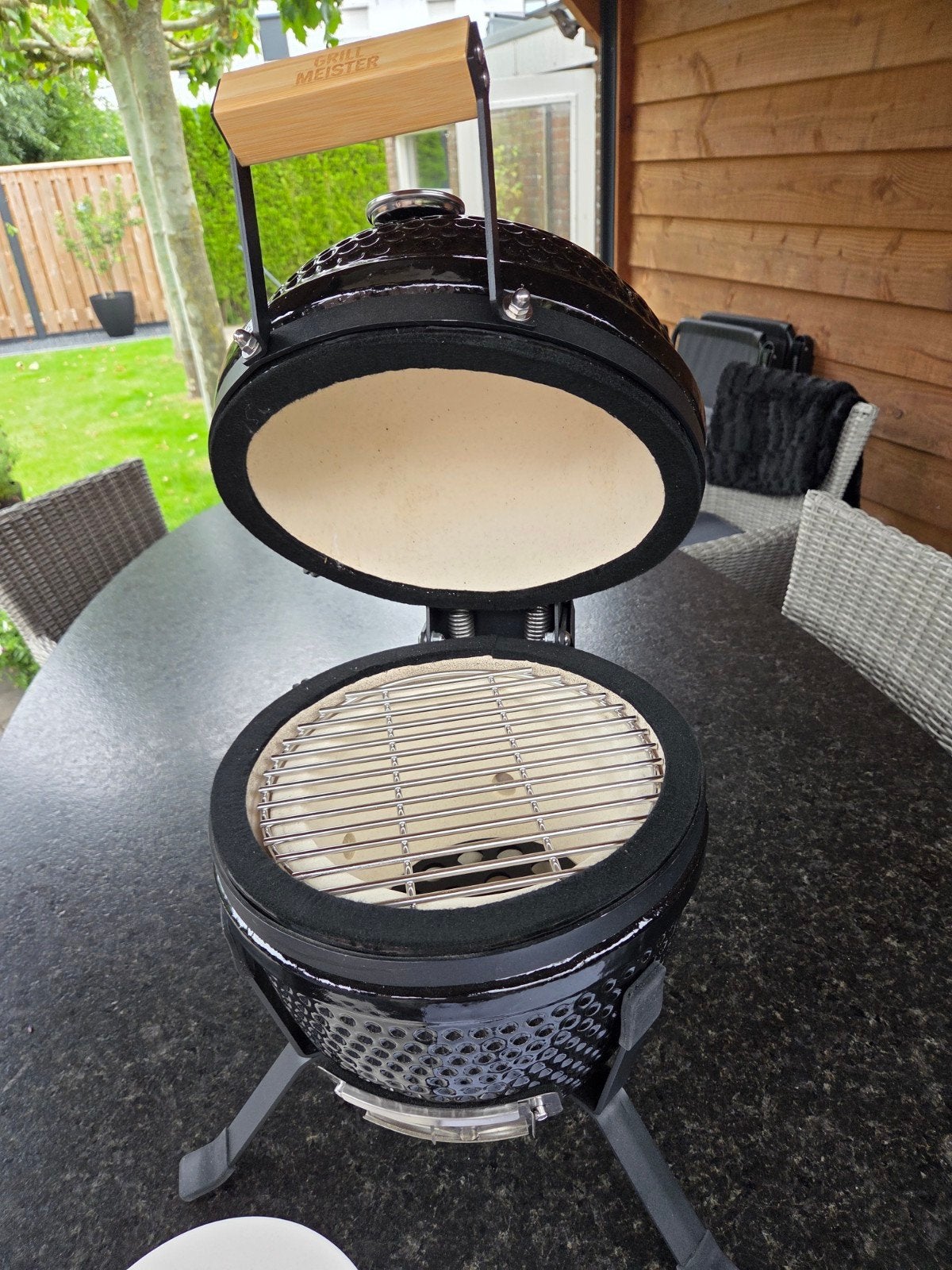 KAMADO. Grilloppervlak 26,5 cm. Inclusief pizzasteen en hoes, Tuin en Terras, Ophalen, Nieuw