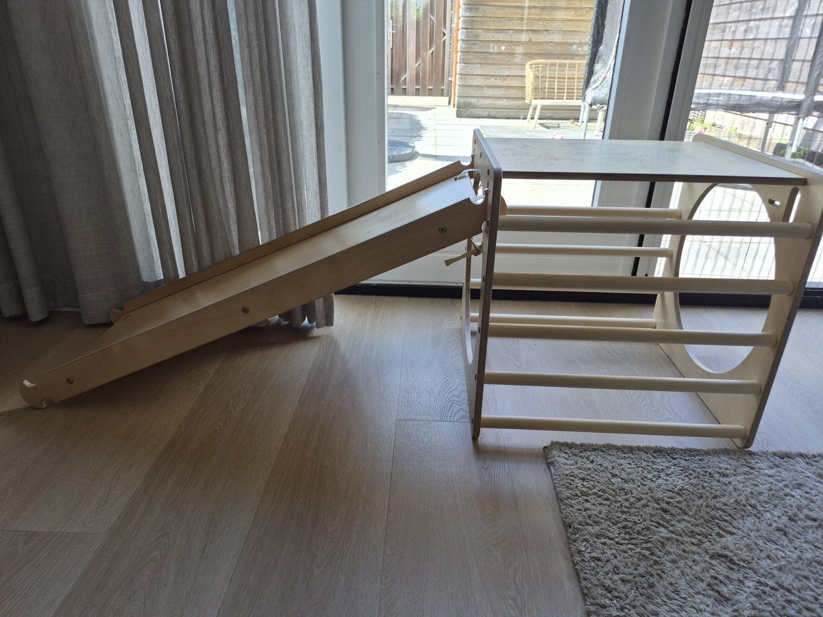 Houten klimrek kubus met glijbaan en trap Jindl naturel, Ophalen of Verzenden, Zo goed als nieuw, Glijbaan