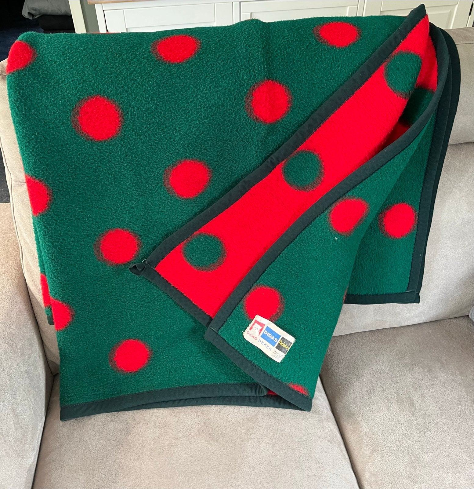 Didas Deken Rood Groen met Stippen - Vintage, Gebruikt, 100 tot 150 cm, Ophalen of Verzenden, 150 tot 200 cm