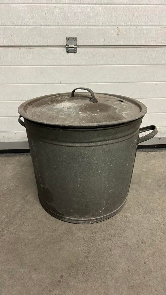 Mooie grote zinken teil 50 liter., Tuin en Terras, Bloembakken en Plantenbakken, Ophalen of Verzenden, Zo goed als nieuw, Metaal