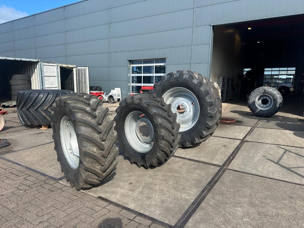 Trekken banden set van MRL / 600/65 R38 & 480/65 R28, Ophalen, Gebruikt