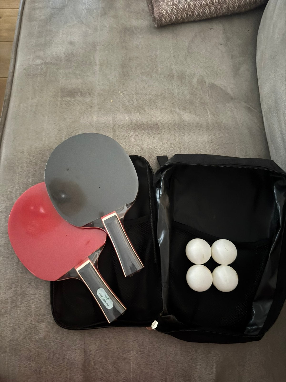 Nieuw tafeltennis set 2 batjes 4 balletjes, Ophalen of Verzenden, Nieuw, Net, Batje(s) of Balletje(s)