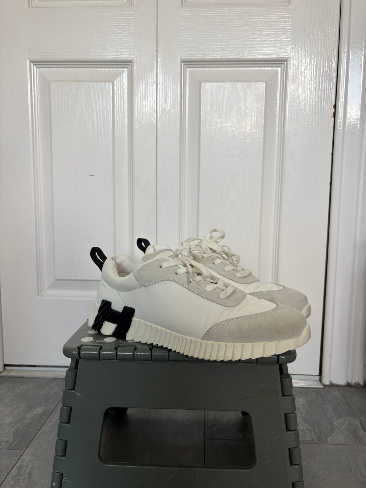 Hermes Sneakers Heren 43, Wit, Ophalen of Verzenden, Sneakers of Gympen, Zo goed als nieuw