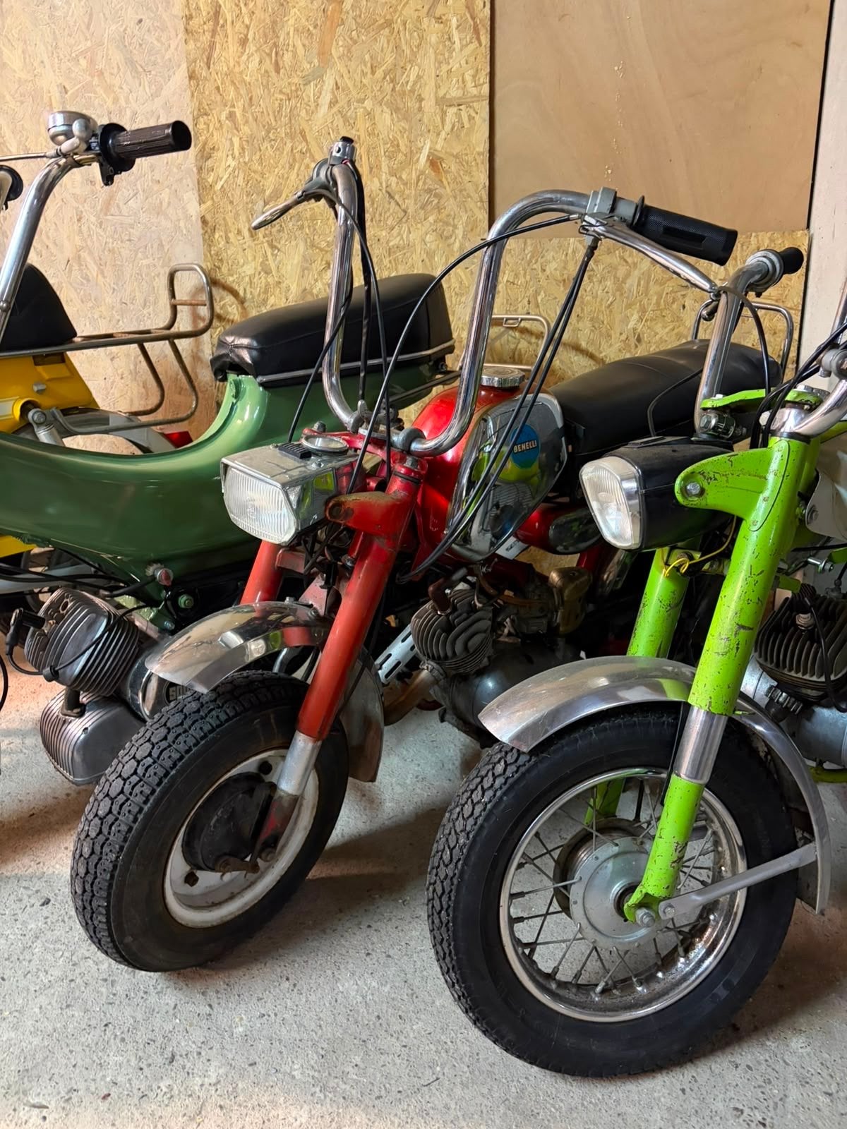 14 Oldtimer Brommers: Batavus, Sparta, Benelli, Peugeot, Gil, Ophalen, Maximaal 45 km/u, Batavus