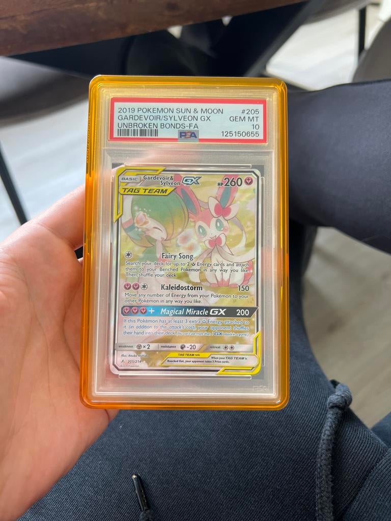 Gardevoir & Sylveon GX 205 PSA 10 GEM MT, Hobby en Vrije tijd, Verzamelkaartspellen | Overige, Nieuw, Losse kaart, Ophalen of Verzenden