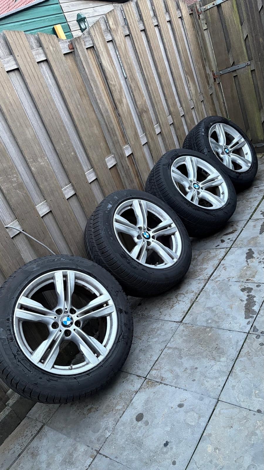 BMW 19 inch velgen met winterbanden (breedset), Gebruikt, 255 mm, Banden en Velgen, Winterbanden