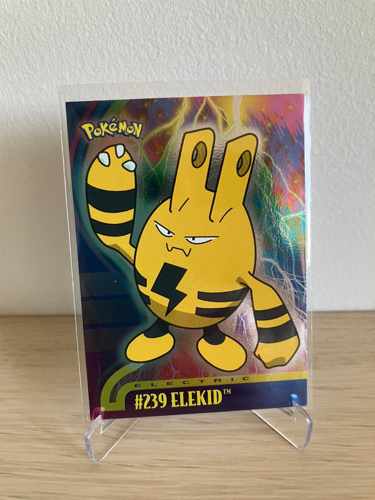 Topps Johto 2001 - Elekid #239 holo [blauw logo], Hobby en Vrije tijd, Ophalen of Verzenden, Gebruikt, Losse kaart, Foil