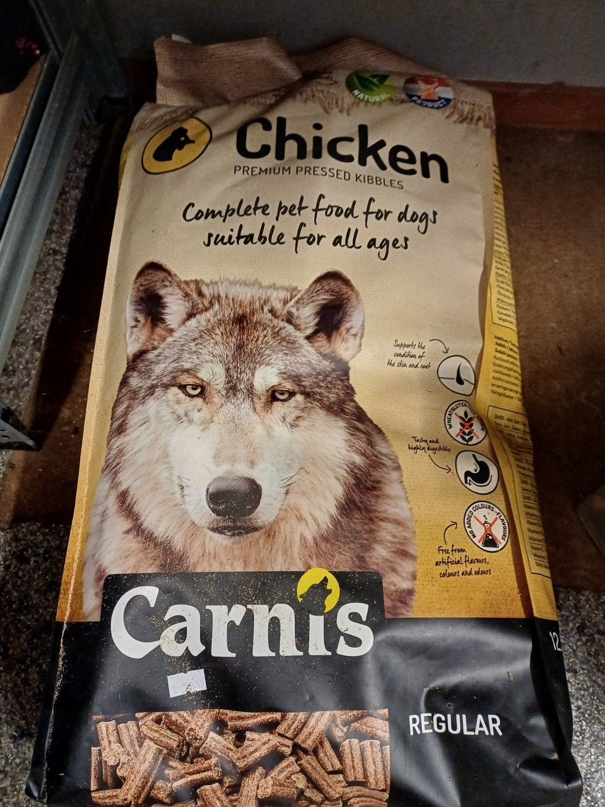 Carnis kip, Ophalen, Hond