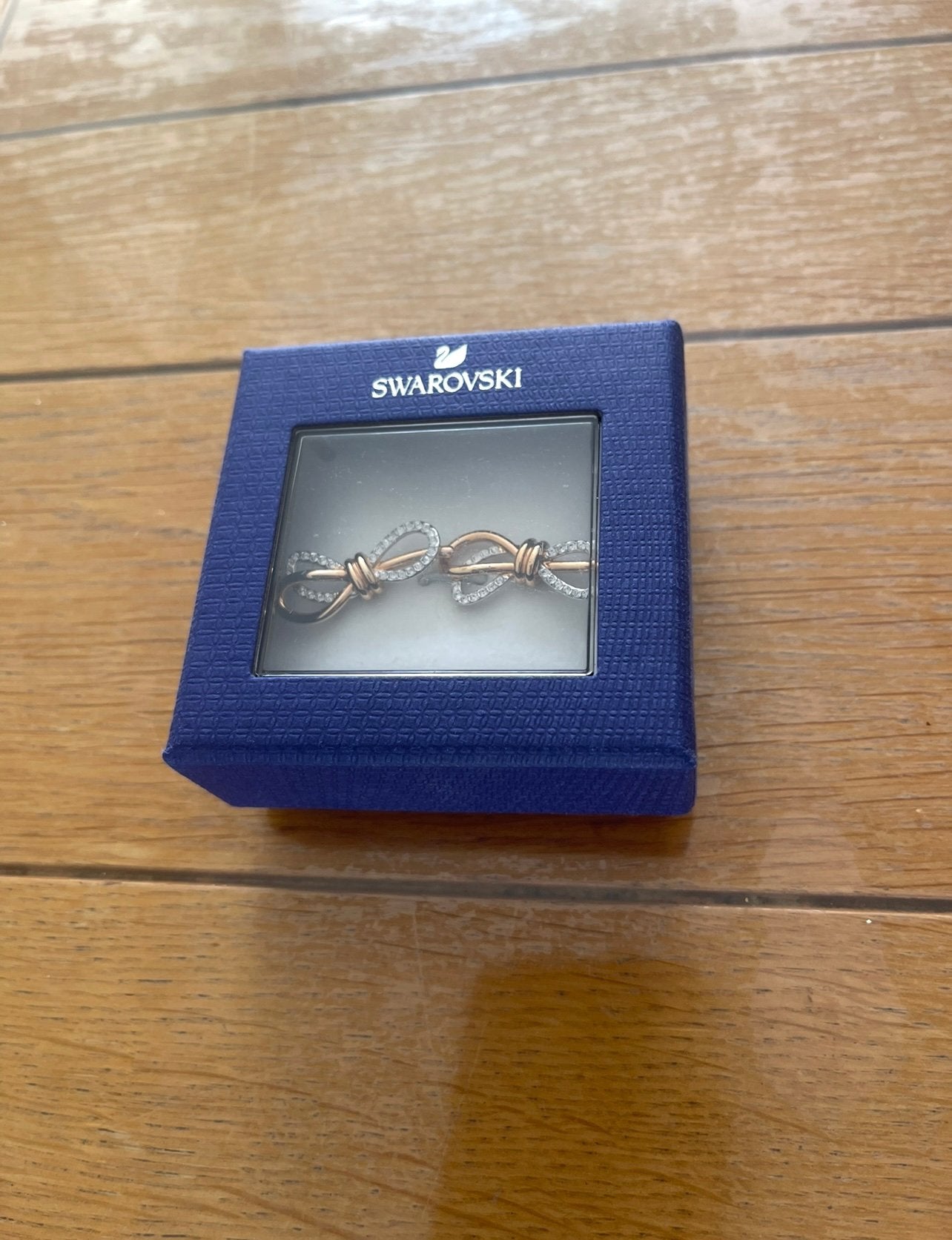 Oorbellen strik swarovski, Ophalen of Verzenden, Zo goed als nieuw, Zilver, Overige materialen
