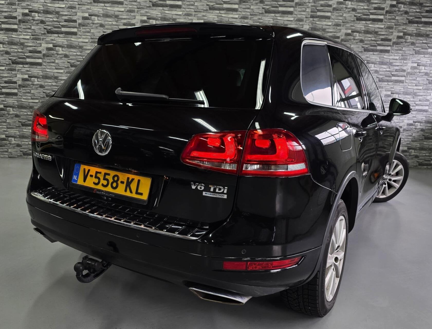 Volkswagen Touareg 3.0 TDI Highline*Grijs kenteken*Trekhaak!, Automaat, Euro 5, Gebruikt, Zwart