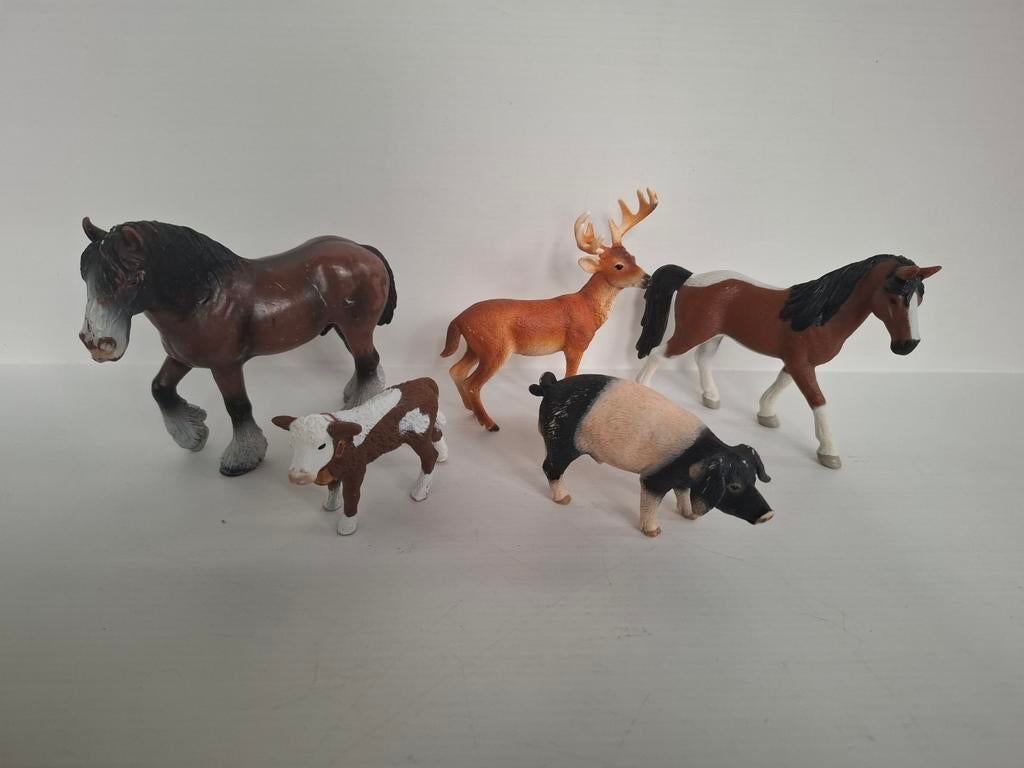 Lot Schleich dieren paarden, hert, varken en kalf van koe, Ophalen of Verzenden, Gebruikt, Beeldje of Figuurtje