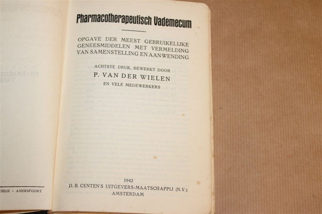 Pharmacotherapeutisch Vademecum — Geneesmiddelen [1942], Ophalen of Verzenden, Gelezen