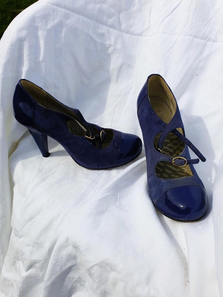 Mooie donkerblauwe pumps. Mt 5E (38) Merk Clarks, Pumps, Blauw, ., Ophalen of Verzenden