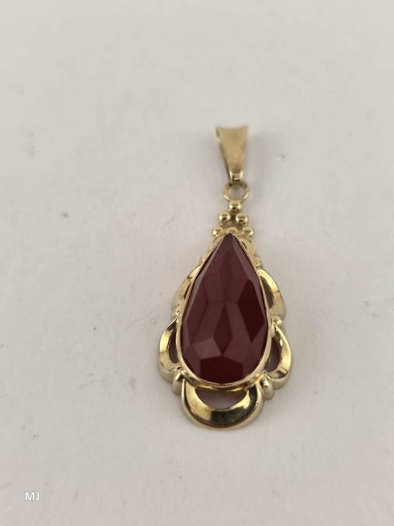 Gouden hanger carneool                                   G91