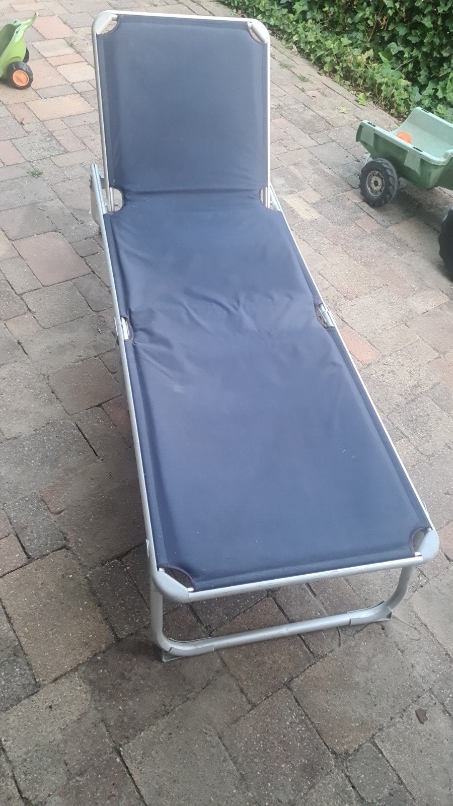 Opvouwbare ligstoel / strandbed/ veldbed, Ophalen of Verzenden, Gebruikt, Campingstoel