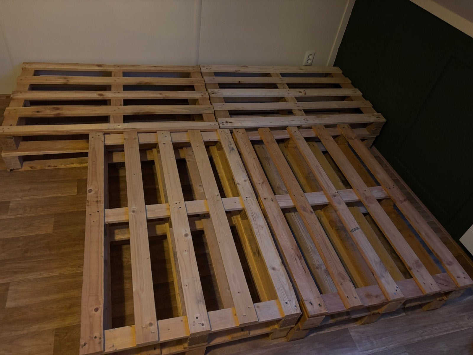 8 Houten Pallets - gebruikt als bed, Ophalen, Gebruikt, 100 cm of meer, 60 cm of meer