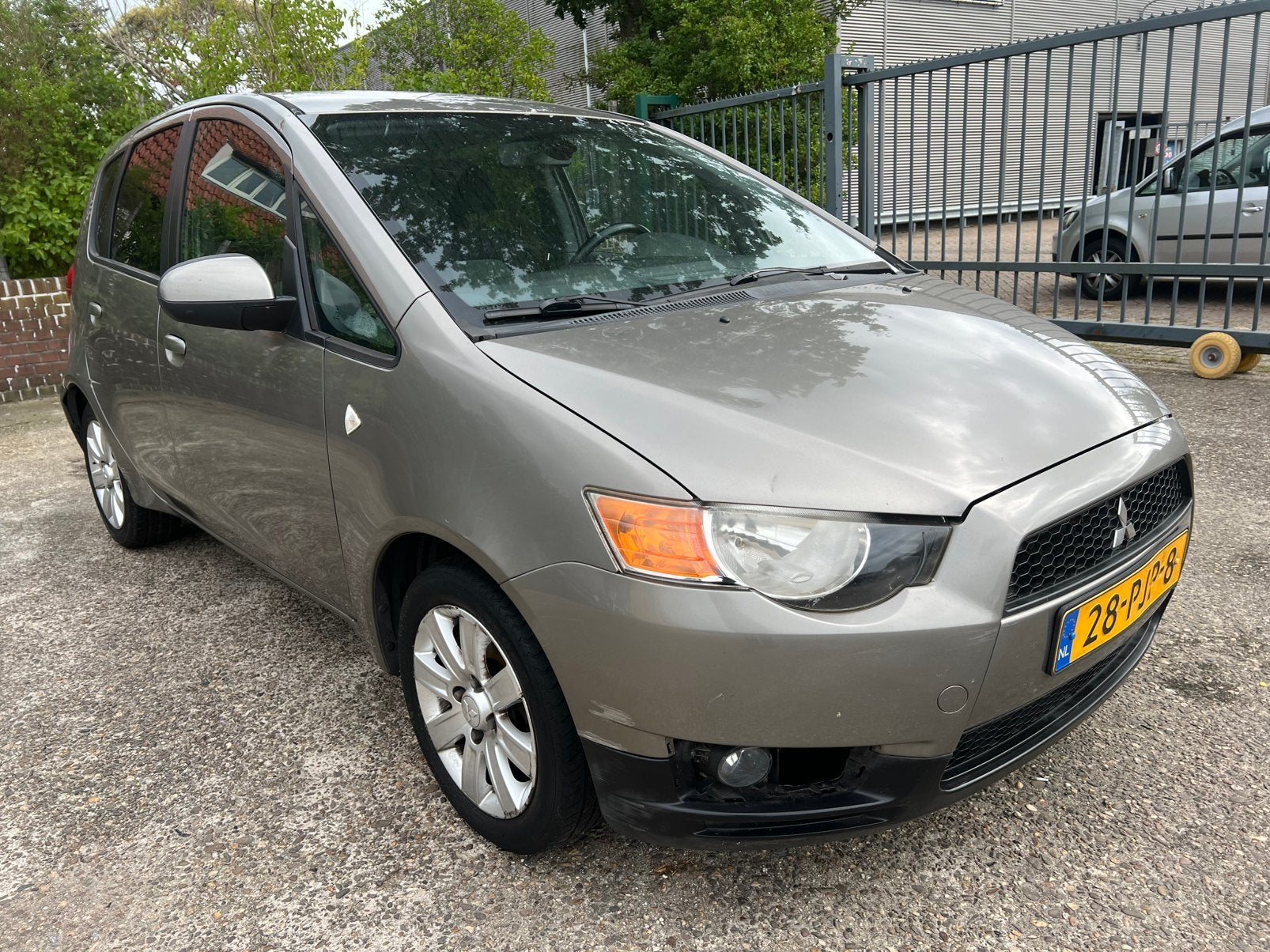 Mitsubishi Colt 1.3 2011 Grijs 60.000 KM! WATERSCHADE, Ophalen, Handgeschakeld, Zilver of Grijs, Mitsubishi
