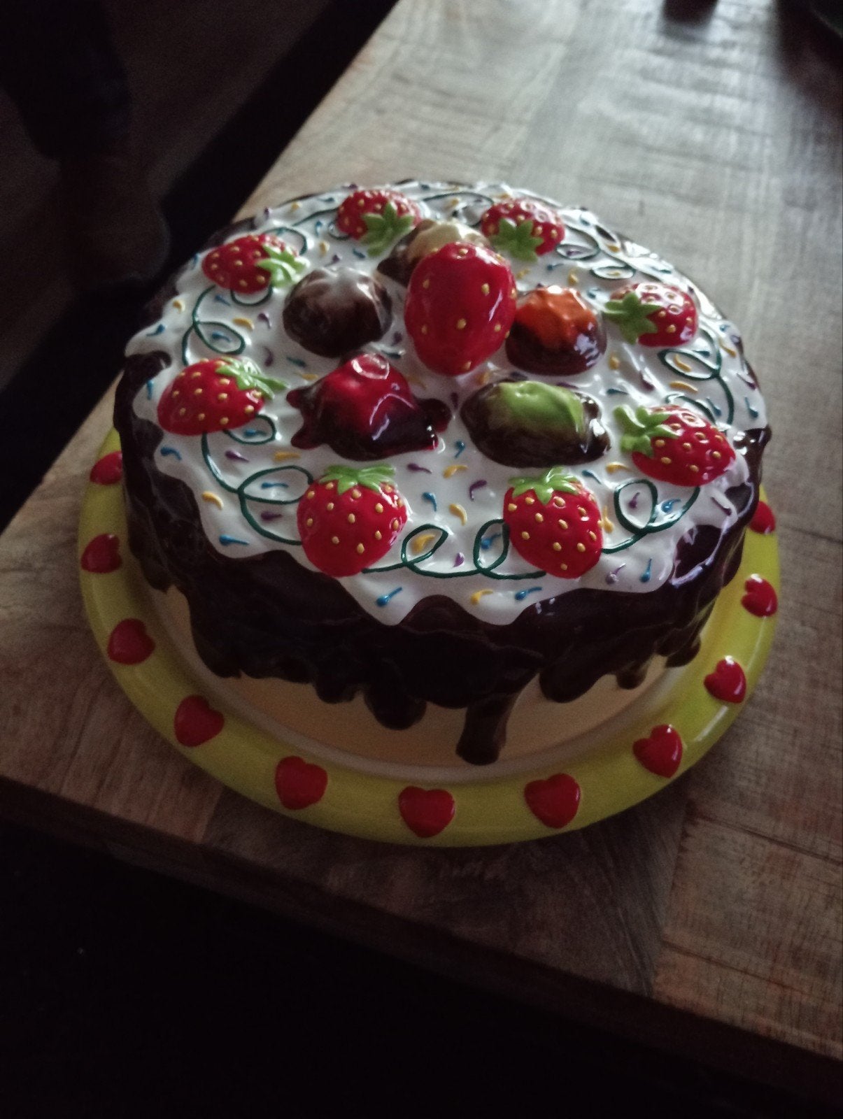 Leuke taartstolp met aardbeien en chocolade decoratie, Ophalen of Verzenden, Nieuw, Overige stijlen