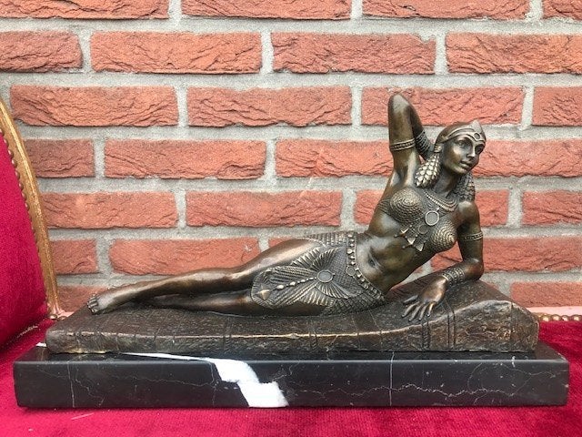 oud bronzen beeld, rustende Oriëntaalse dame, Antiek en Kunst, Ophalen of Verzenden, Brons
