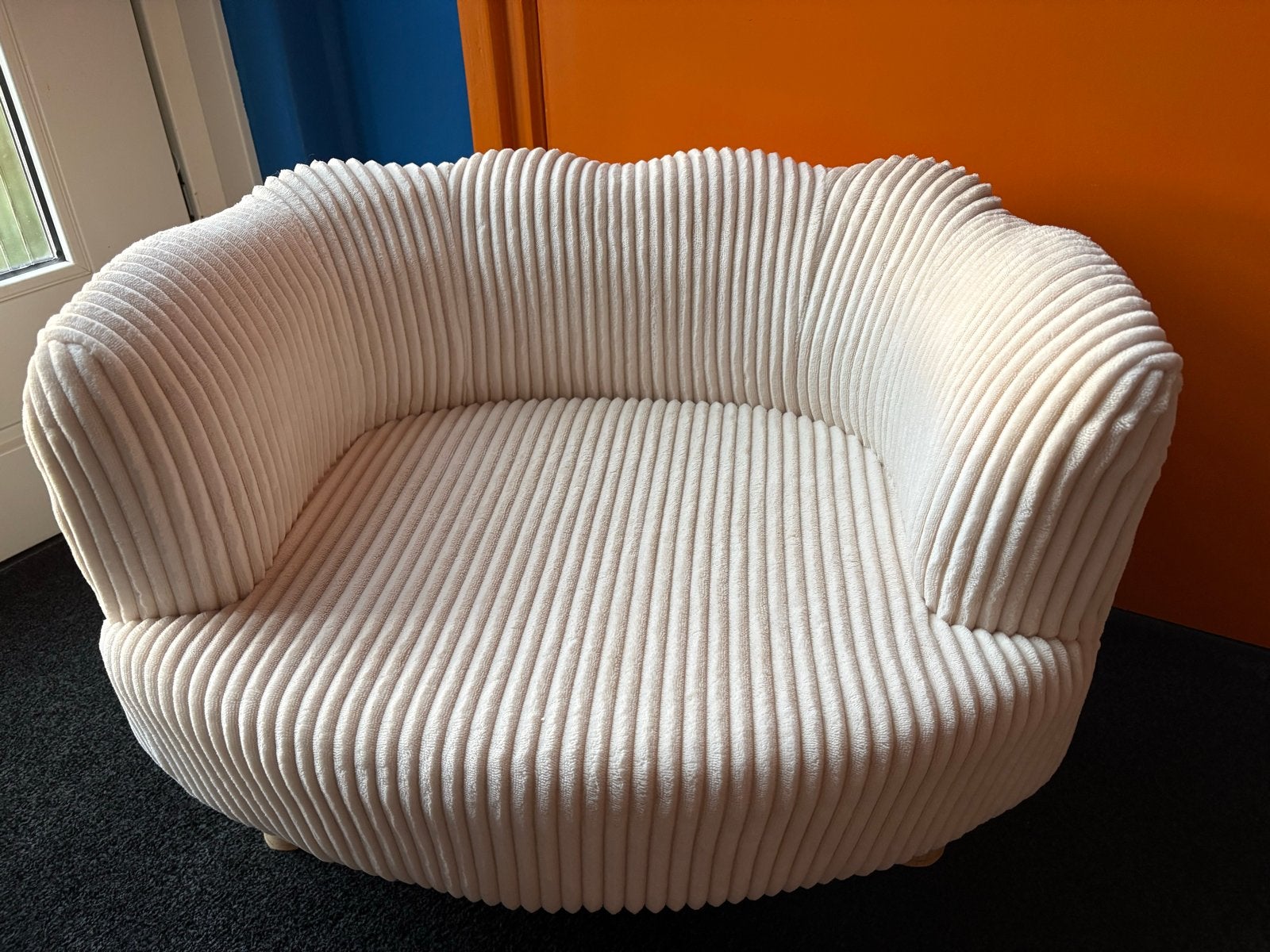 Crème ribfluwelen hondensofa - Zo goed als nieuw, Dieren en Toebehoren, Ophalen of Verzenden, Zo goed als nieuw, Stof
