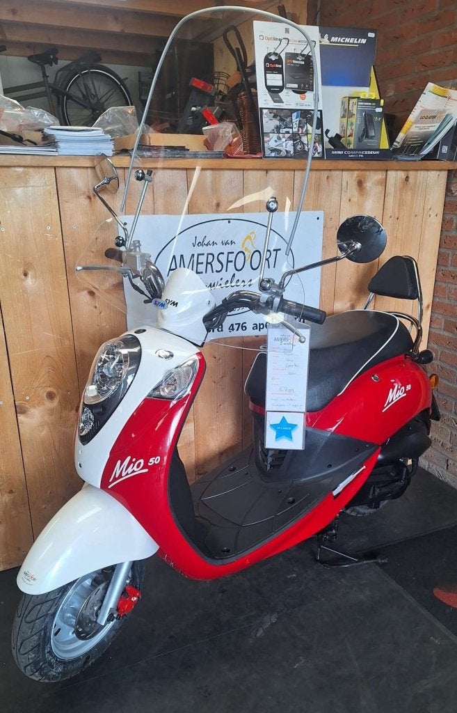 Een hele mooie SYM Mio van 1e eigenaar., Fietsen en Brommers, Scooters | SYM, Gebruikt, Sym, Niet ingevuld, Benzine