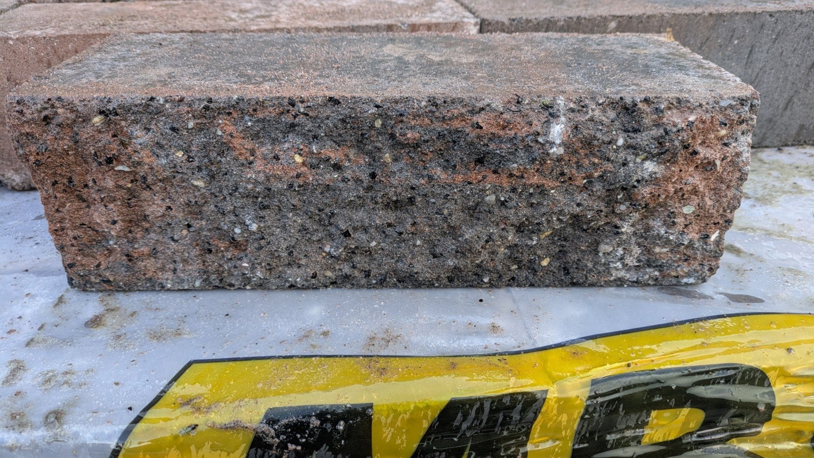 MBI Roccia splitblok strak bruin/zwart, Ophalen, @mbi.nl, Blok, NL