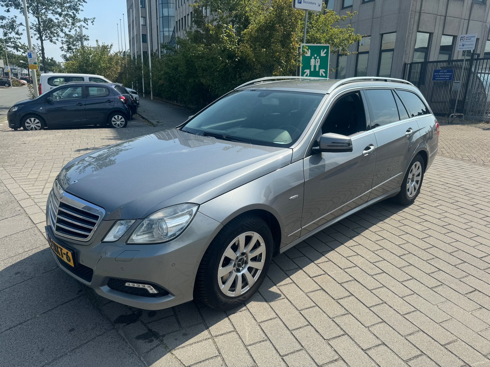 Mercedes E250 2.2CDI AVANTGARDE AUT 2010 Grijs EUR5 AUT, Auto's, Automaat, Euro 5, Achterwielaandrijving, Zwart