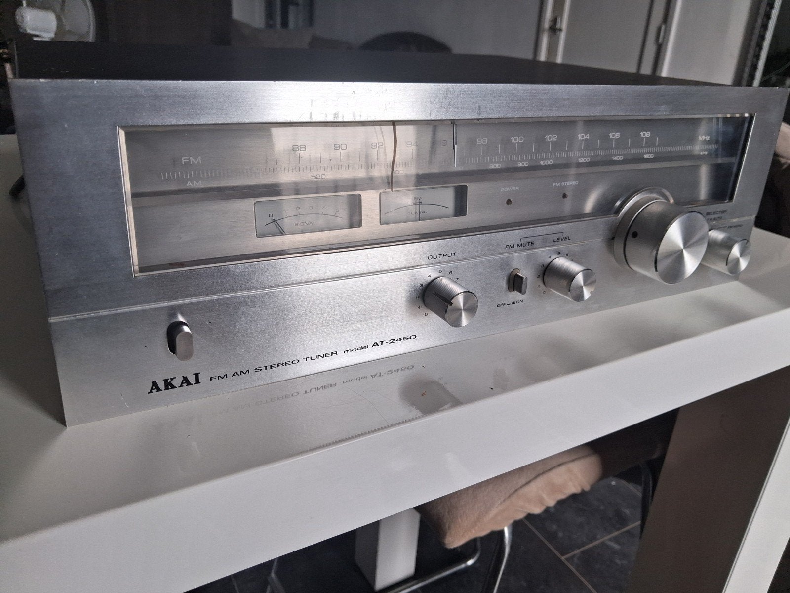 Akai AT-2450 Vintage Tuner - Klassieke Radio Ontvanger, Ophalen of Verzenden, Gebruikt, Radio