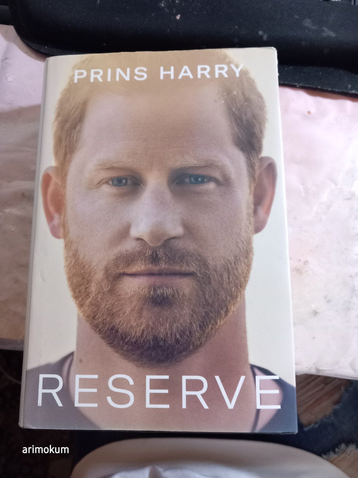 Harry Hertog van Sussex - Reserve, Ophalen of Verzenden, Zo goed als nieuw, Harry Hertog van Sussex