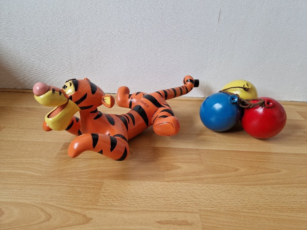 Tijgertje beeld hangend aan ballonnen (55x25x40 cm), Ophalen of Verzenden, Winnie de Poeh of vrienden, Nieuw, Beeldje of Figuurtje