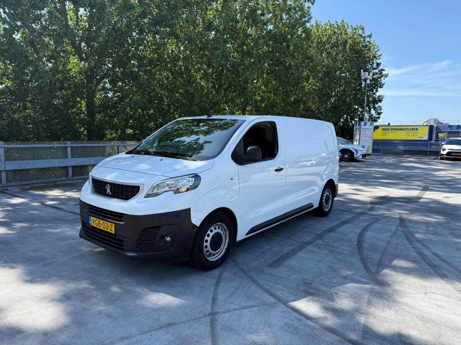 Peugeot Expert 231L GB 1.5 Bluehdi 100pk 2p. STT Verh., Auto's, Bestelauto's, Voorwielaandrijving, 15 km/l, 4 cilinders, Wit