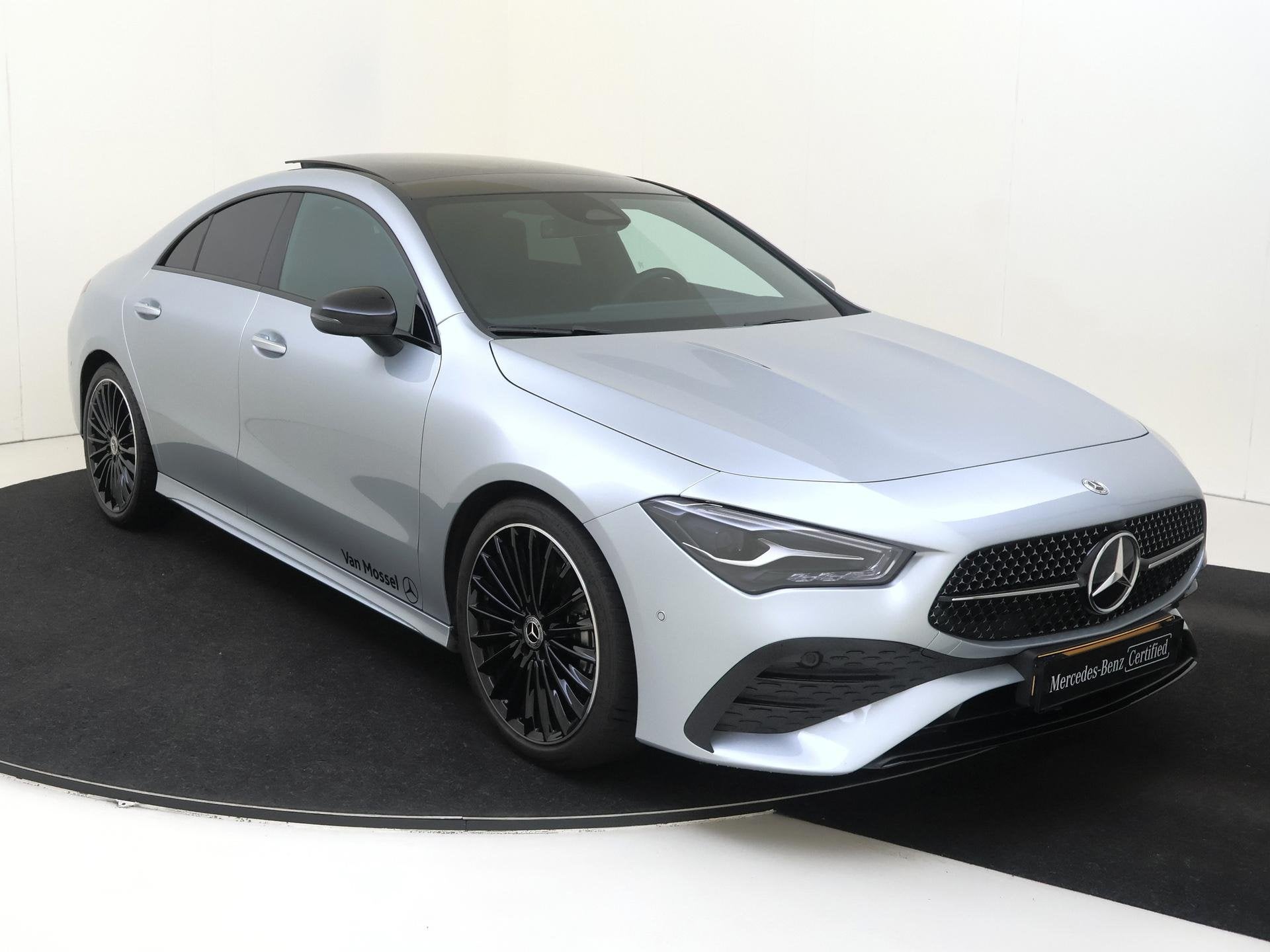 Mercedes-Benz CLA-klasse 180 Business Solution AMG / Panoram, Auto's, CLA, 136 pk, Gebruikt, 4 cilinders