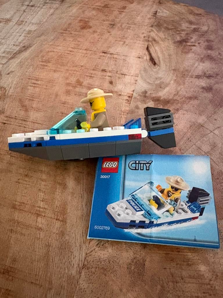 LEGO City politieboot. Serienummer 30017, City, Lego, Ophalen of Verzenden, Zo goed als nieuw