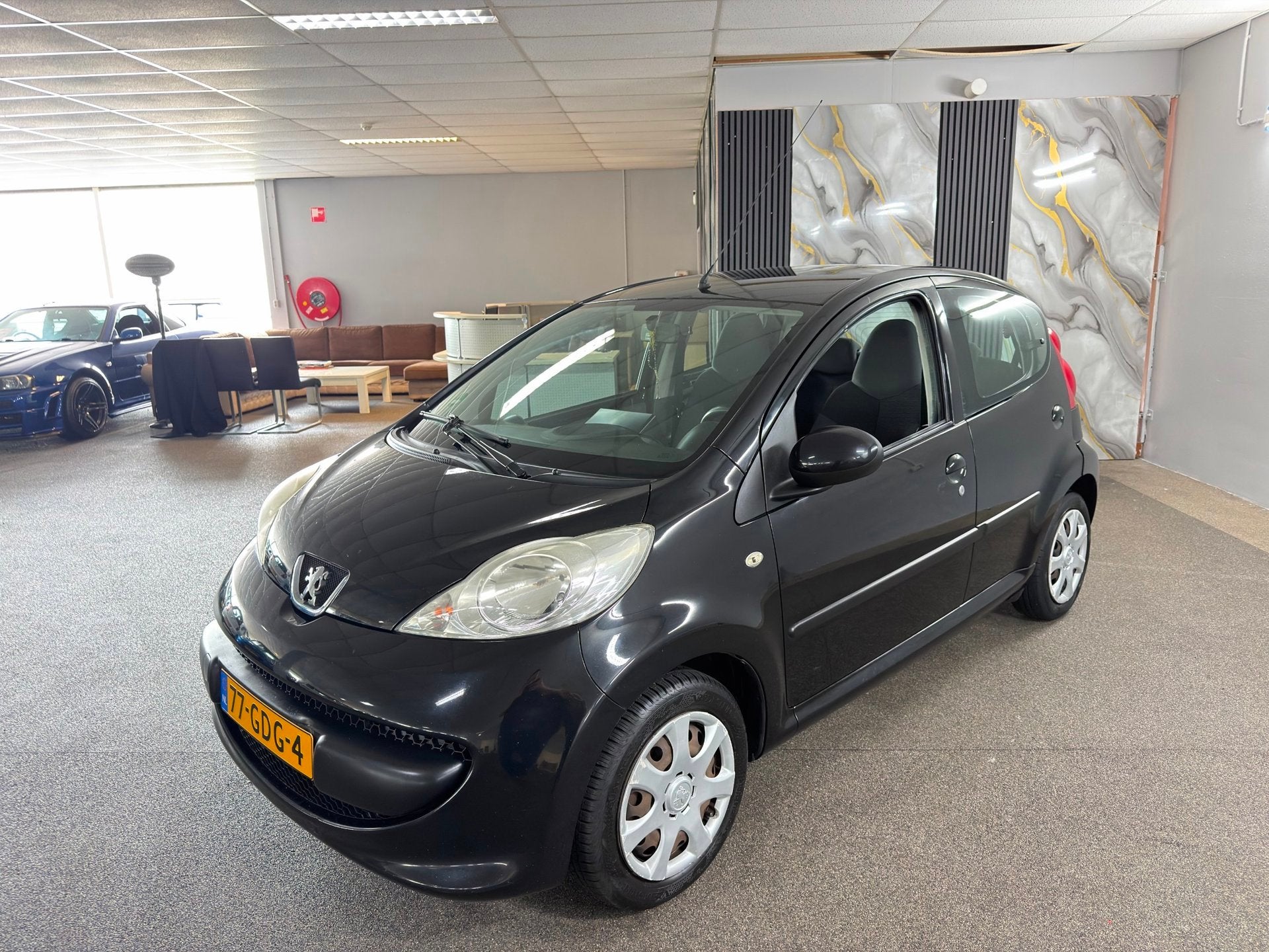 Peugeot 107 1.0-12V XS Apk Nieuw,Airco,Apple Carplay,Bluetoo, Voorwielaandrijving, Stof, Gebruikt, Zwart