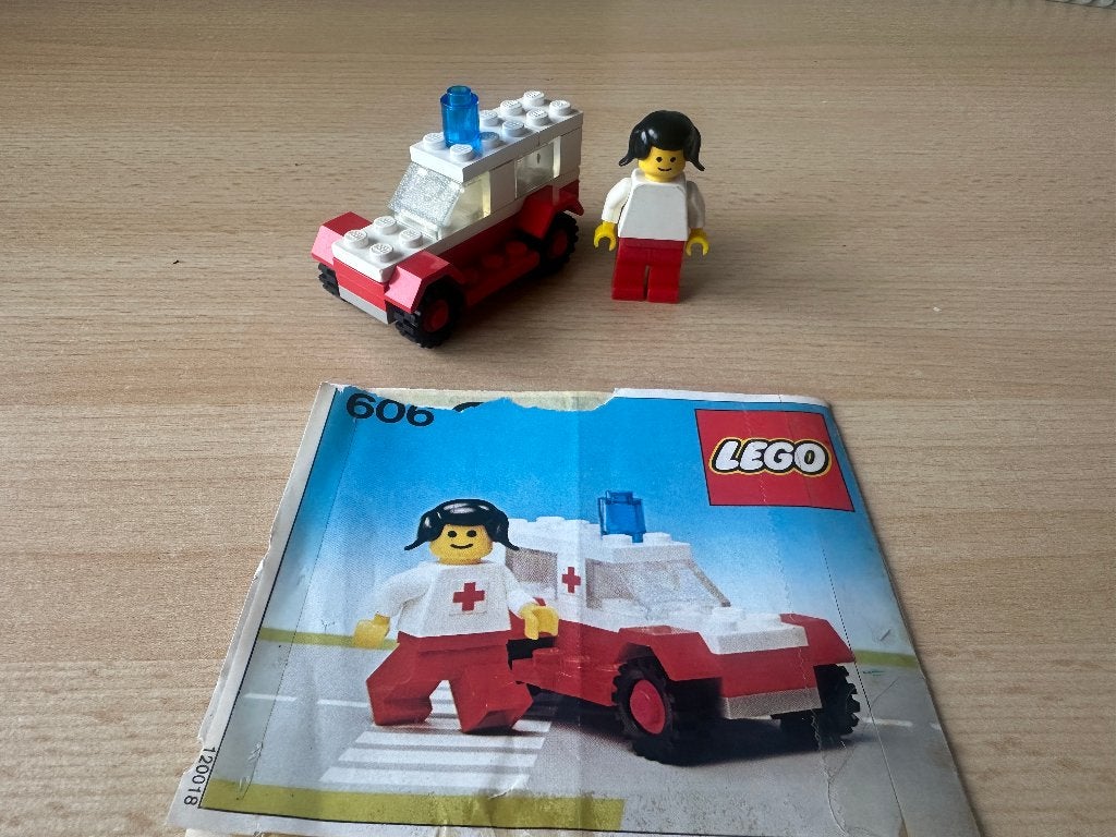 Lego 606 Ambulance, Kinderen en Baby's, Speelgoed | Duplo en Lego, Gebruikt, Lego, Complete set, Compleet, Inclusief instructies
